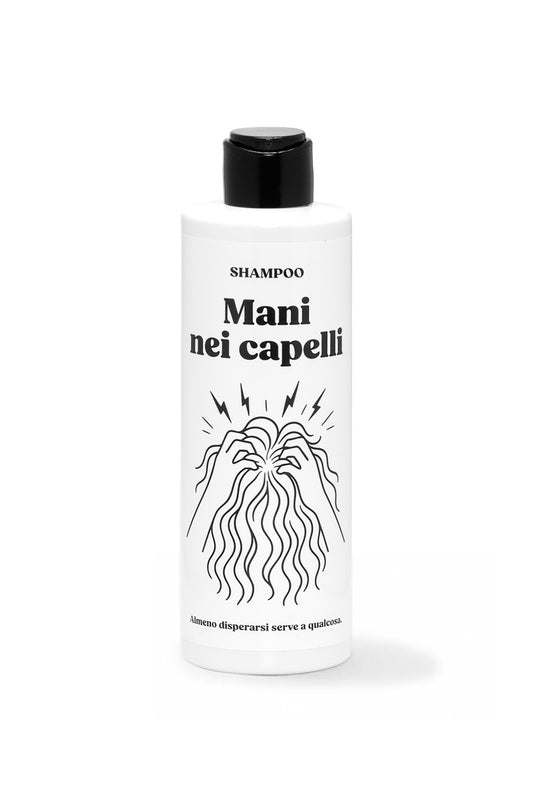 Flacone da 250 ml dello shampoo “Mani nei capelli”, con illustrazione di una persona che si mette le mani tra i capelli.